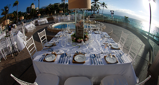 Ocean view gardens, terraces where spectacular sunsets can be experienced, the best restaurants perfectly suited to these special moments of celebration and the reception.
